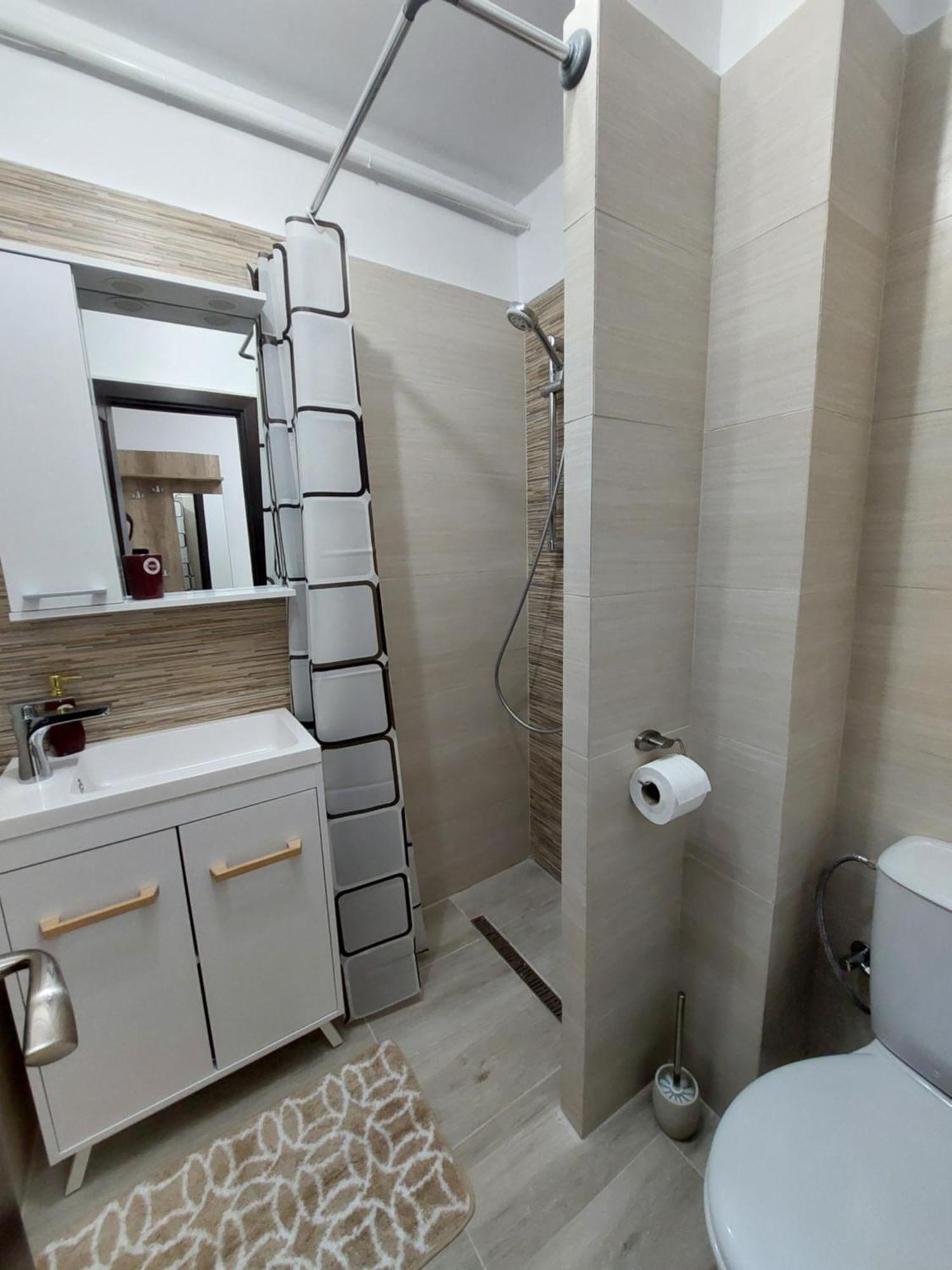 Rg Garsoniera Central Пьятра-Нямц Экстерьер фото